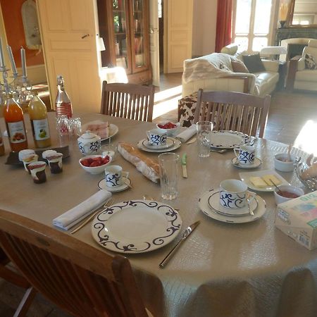 Les Palmiers Bed & Breakfast Mauves Exterior photo