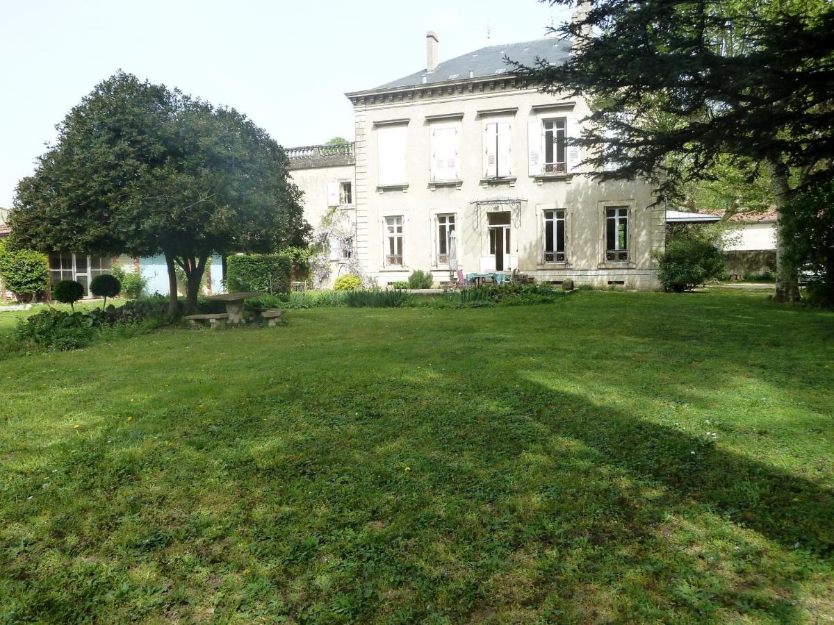 Les Palmiers Bed & Breakfast Mauves Exterior photo